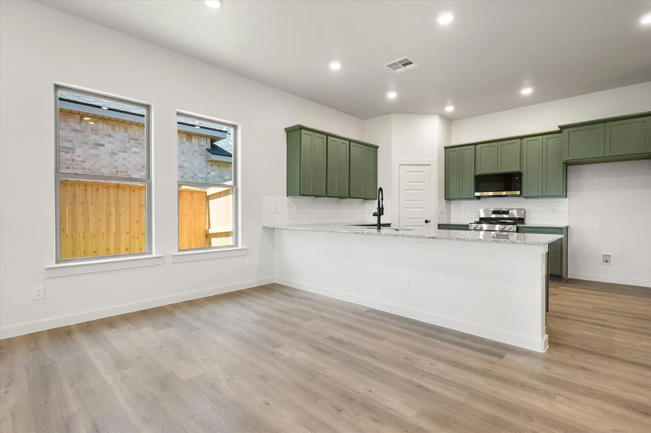 Photo 11 — 7007 53rd Street, Lubbock, TX 79407