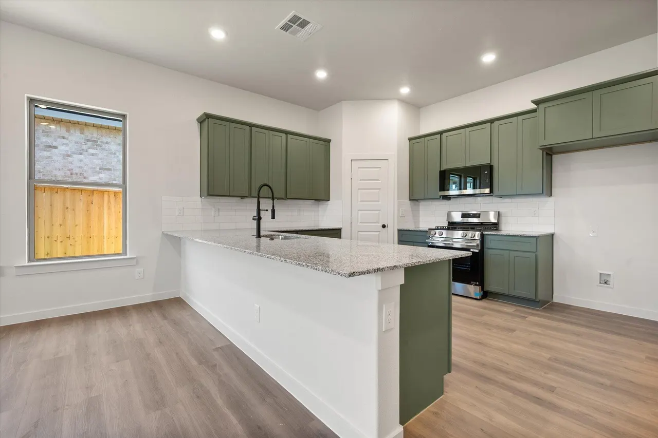 Photo 14 — 7007 53rd Street, Lubbock, TX 79407