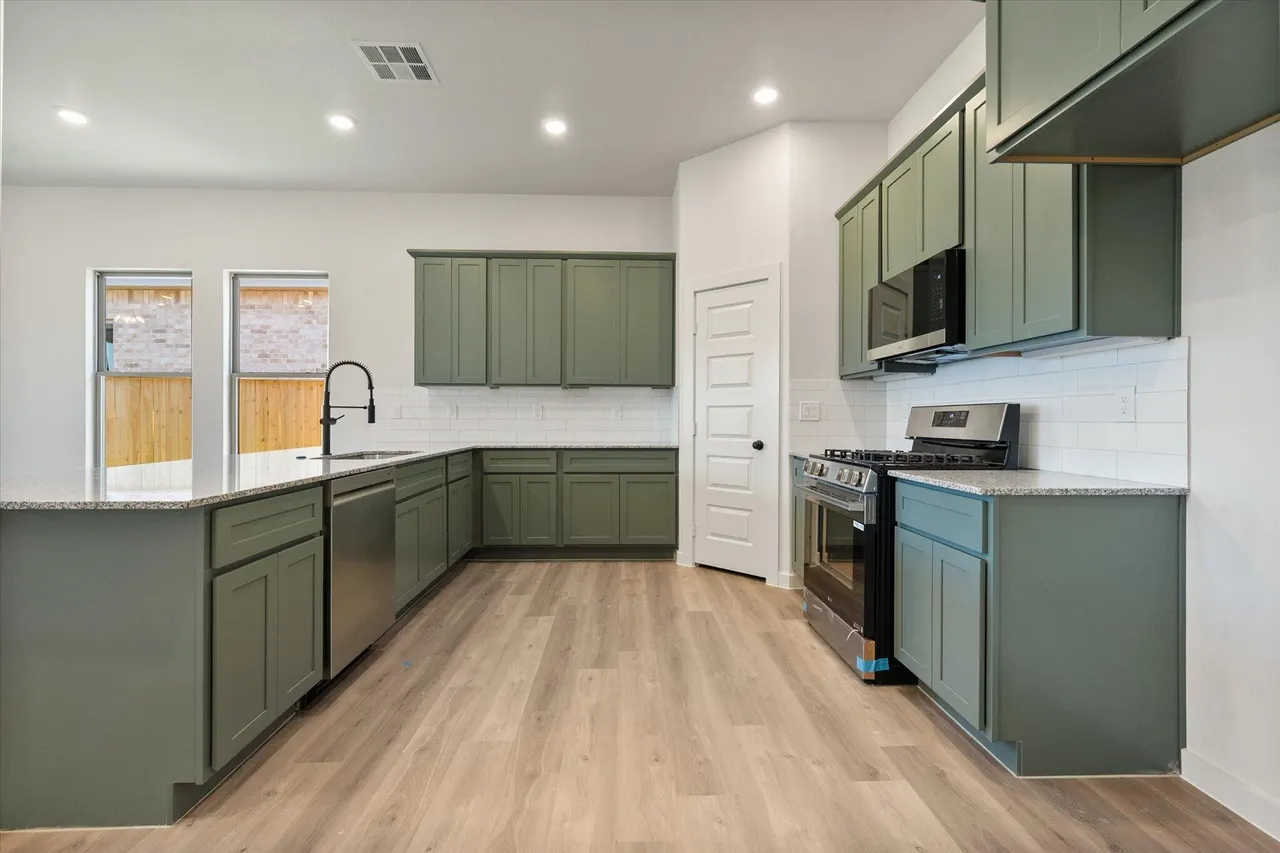 Photo 16 — 7007 53rd Street, Lubbock, TX 79407