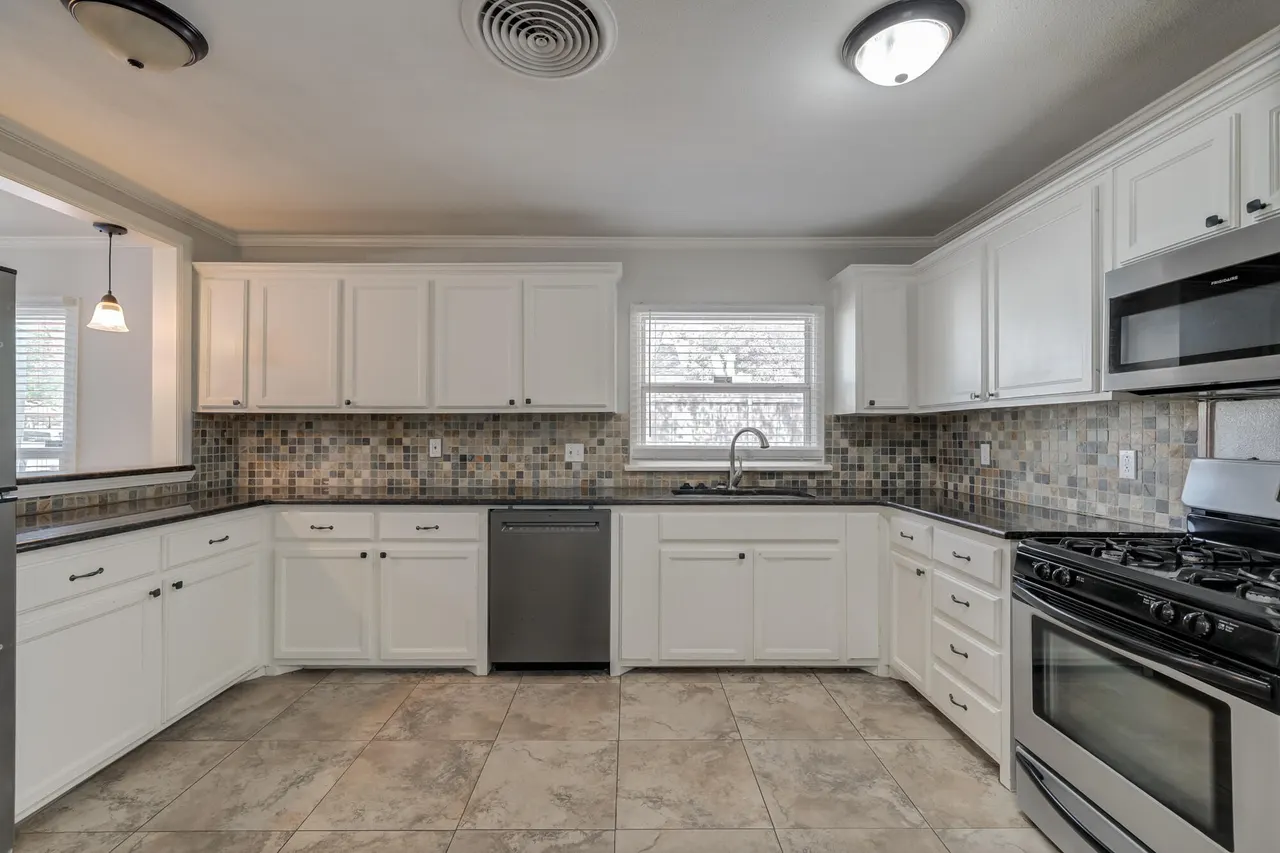Photo 14 — 2506 24th Street, Lubbock, TX 79410