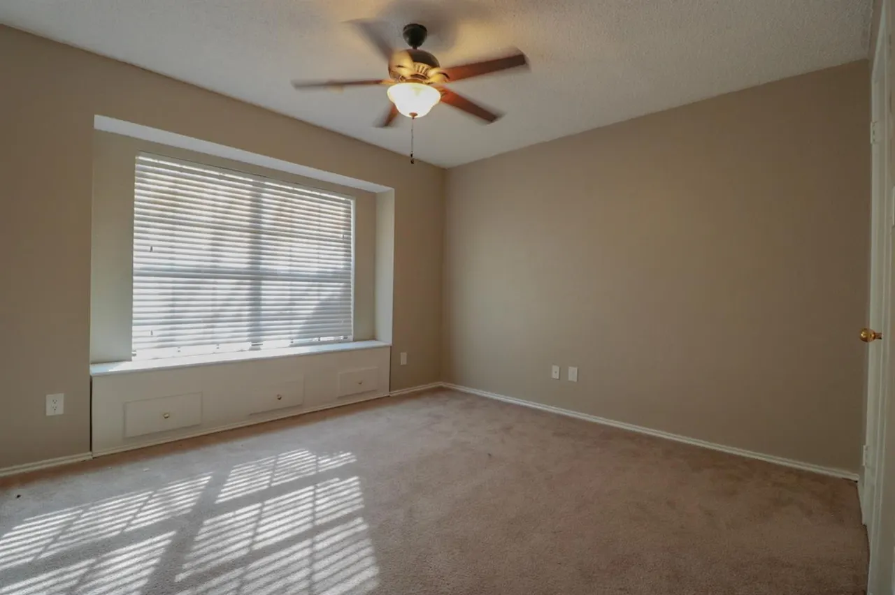 Photo 7 — 6032 72nd Street, Lubbock, TX 79424