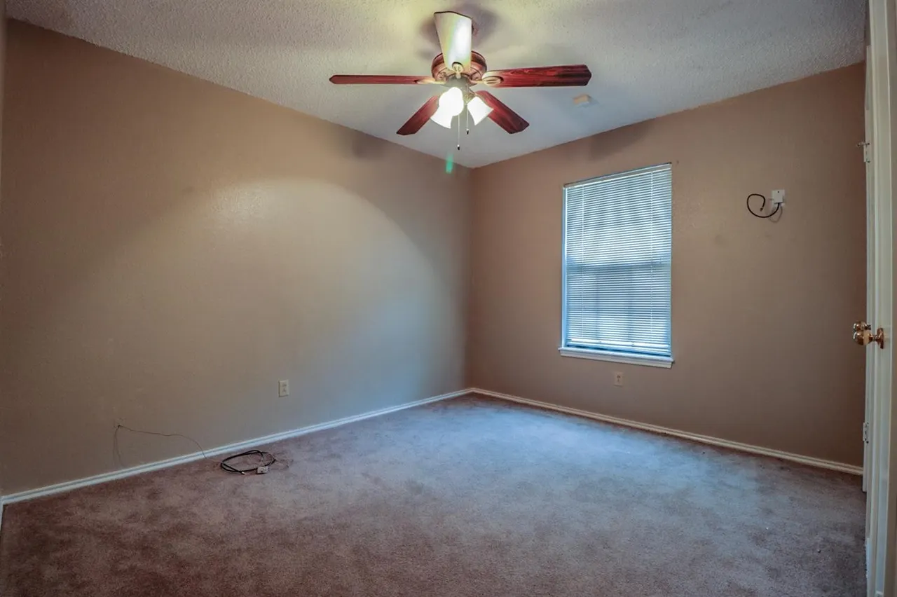 Photo 9 — 6032 72nd Street, Lubbock, TX 79424