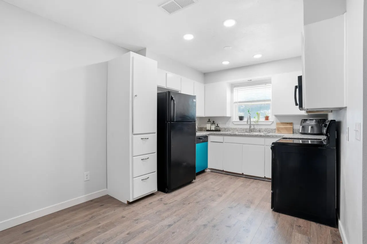 Photo 4 — 1316 6th Street, Shallowater, TX 79363