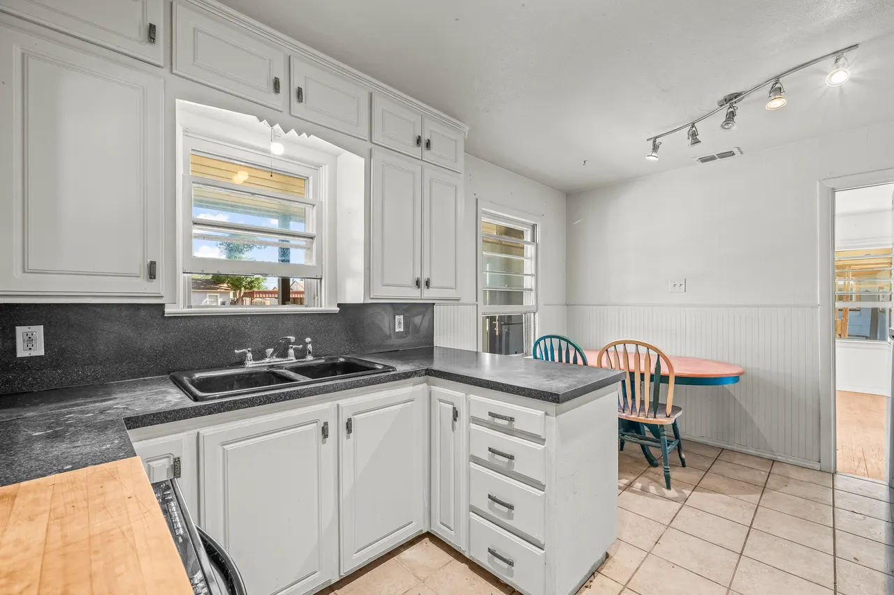 Photo 10 — 2005 48th Street, Lubbock, TX 79412