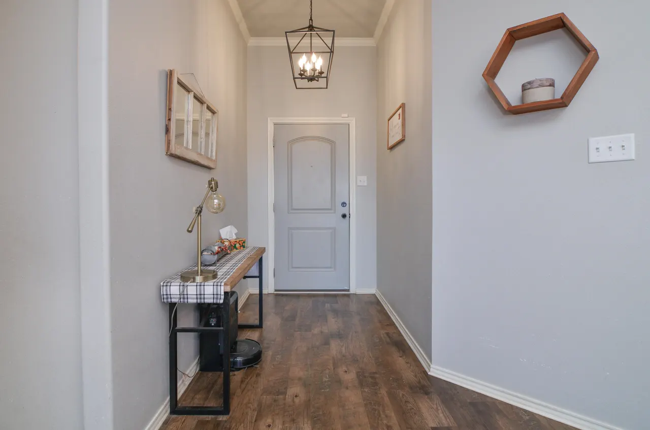 Photo 4 — 6915 72nd Street, Lubbock, TX 79424