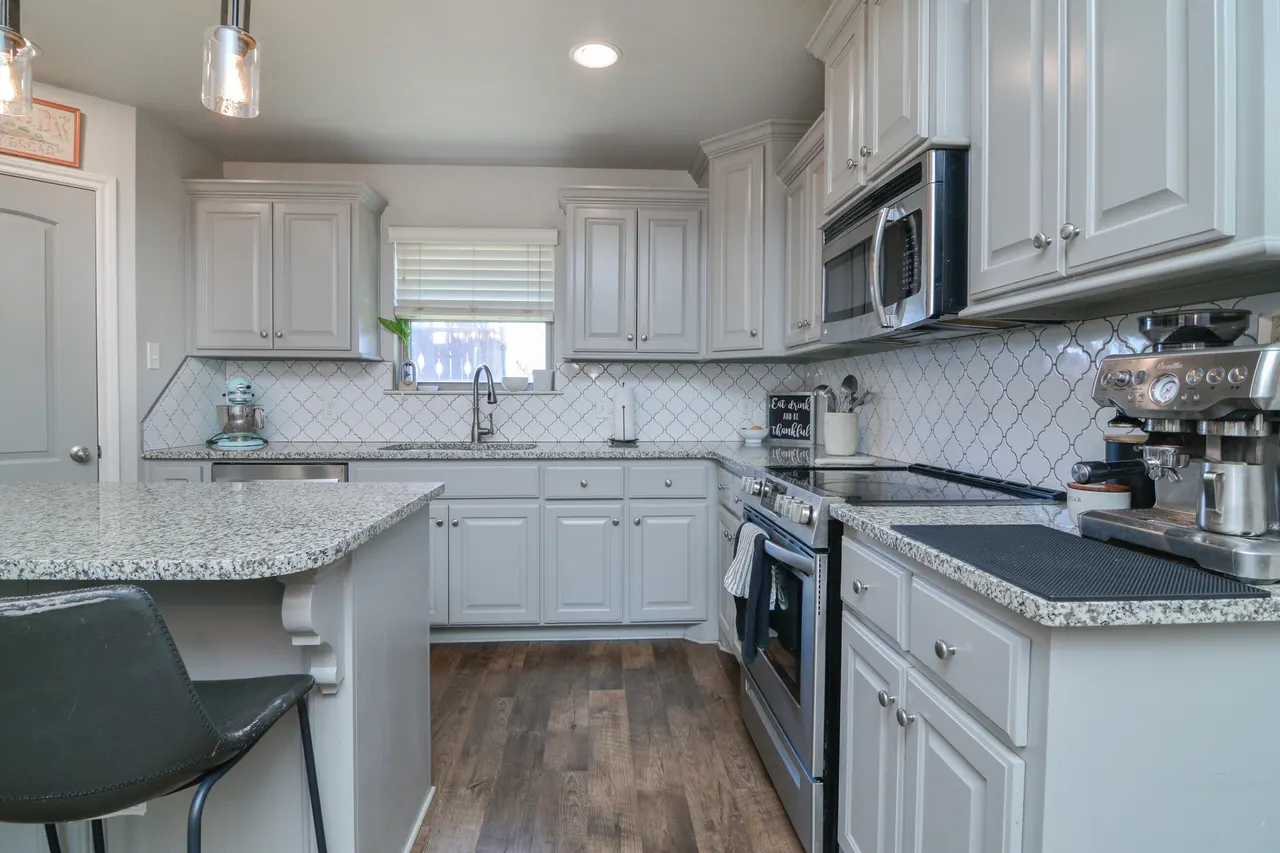 Photo 14 — 6915 72nd Street, Lubbock, TX 79424