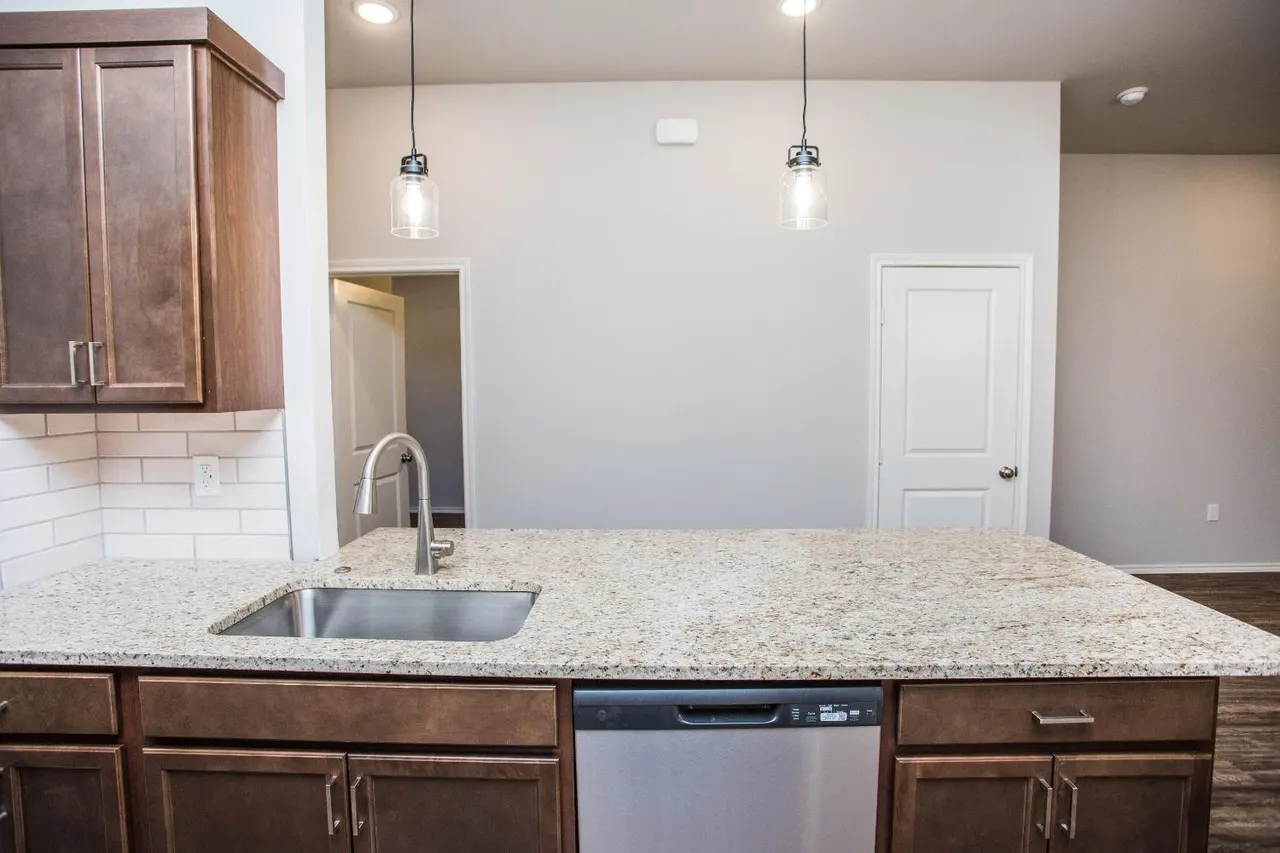 Photo 9 — 5861 Virginia Avenue, Lubbock, TX 79407