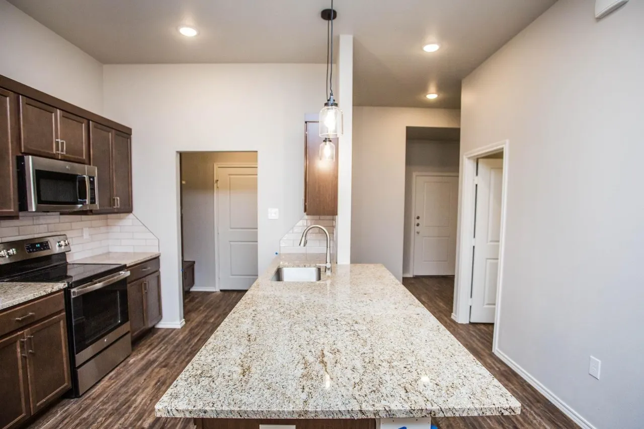 Photo 11 — 5861 Virginia Avenue, Lubbock, TX 79407