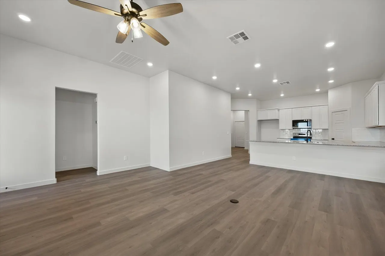 Photo 9 — 8523 24th Street, Lubbock, TX 79407