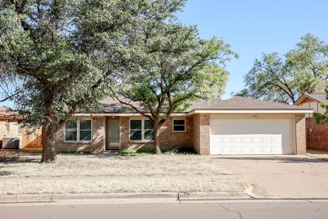 Photo 3 — 5924 16th Street, Lubbock, TX 79416