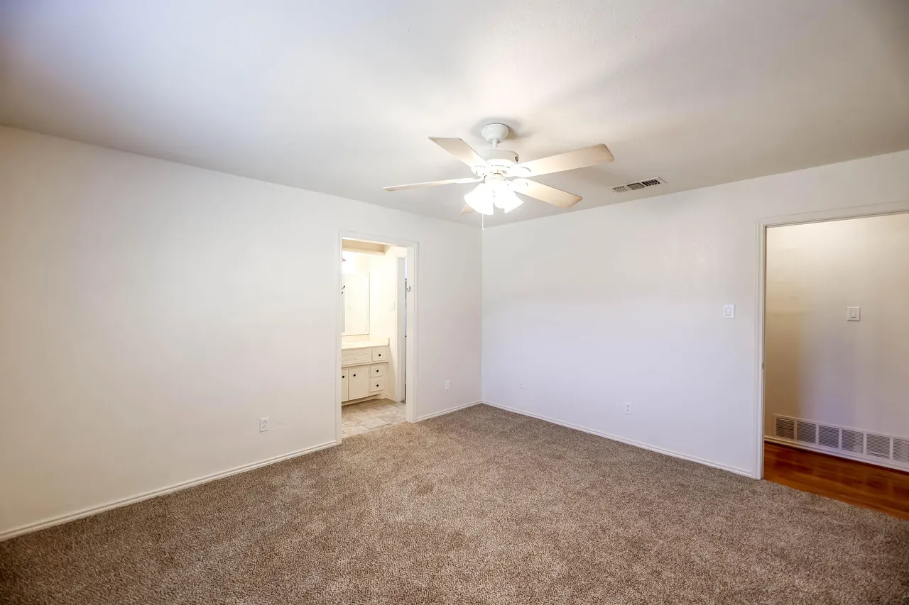 Photo 12 — 5924 16th Street, Lubbock, TX 79416