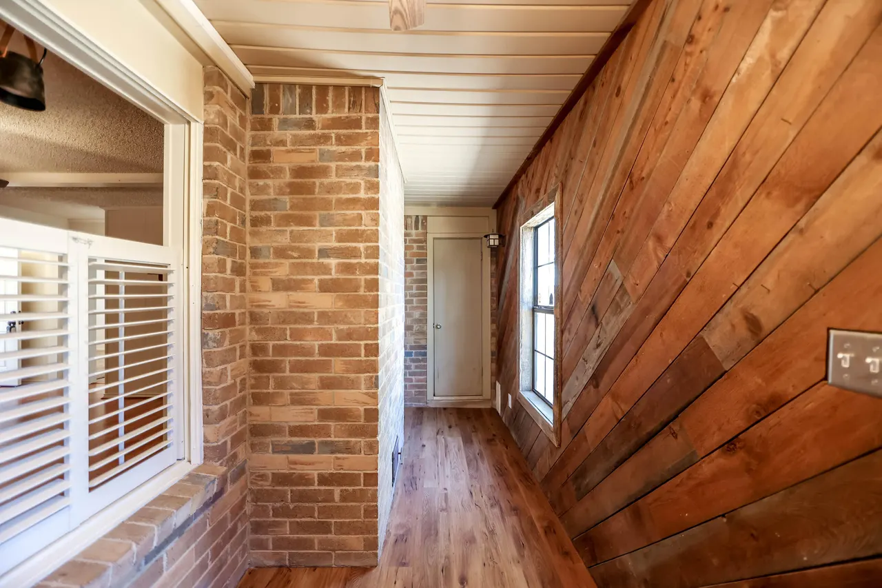 Photo 7 — 5924 16th Street, Lubbock, TX 79416