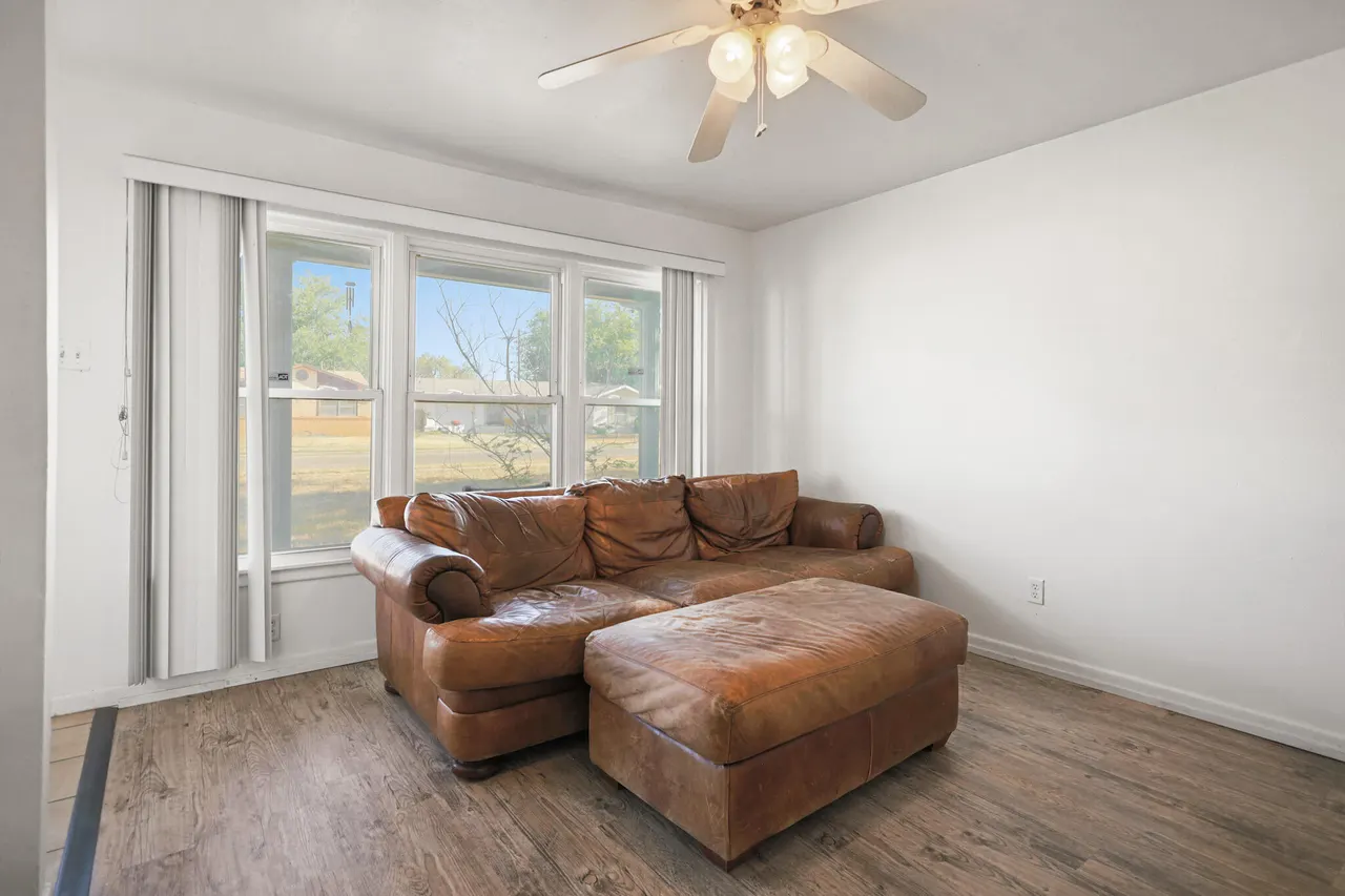 Photo 7 — 3705 33rd Street, Lubbock, TX 79410