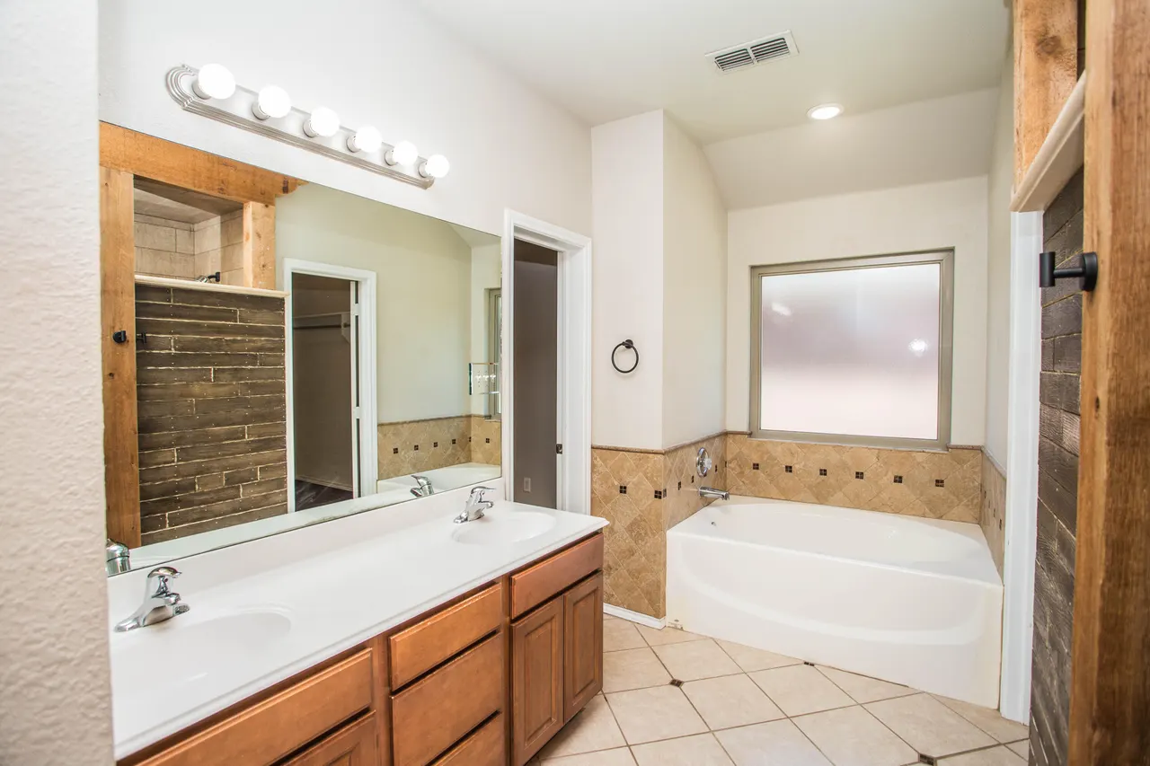 Photo 20 — 607 N 8th Street, Wolfforth, TX 79382