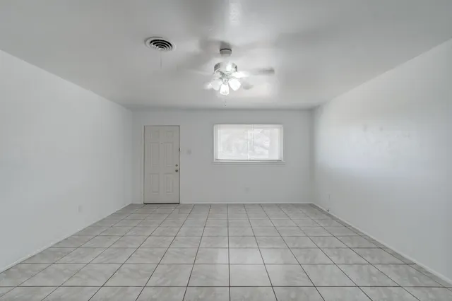Photo 5 — 4432 29th Street B, Lubbock, TX 79410
