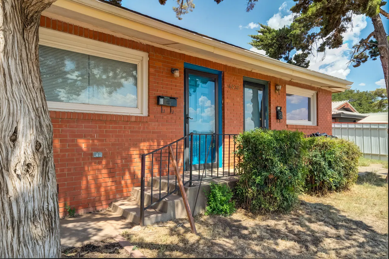 Photo 3 — 4432 29th Street B, Lubbock, TX 79410