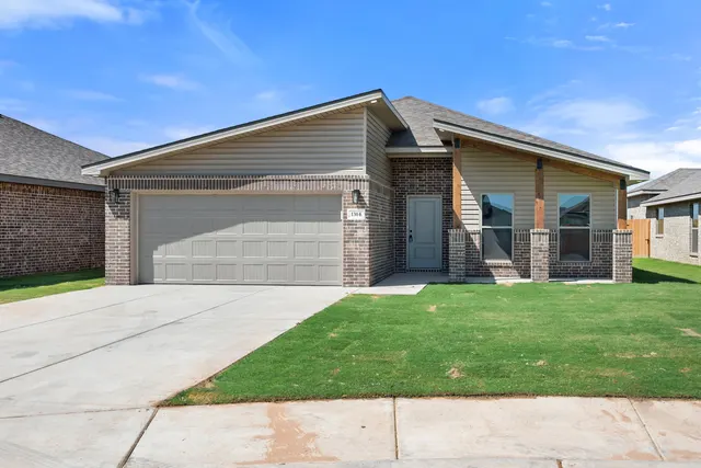 Photo 2 — 1304 Trenton Avenue, Lubbock, TX 79416