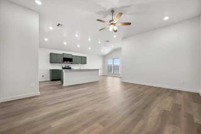 Photo 5 — 1304 Trenton Avenue, Lubbock, TX 79416