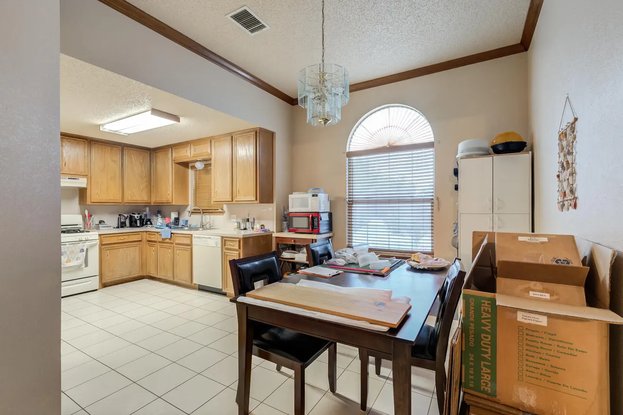 Photo 9 — 408 Kewanee Avenue, Lubbock, TX 79416