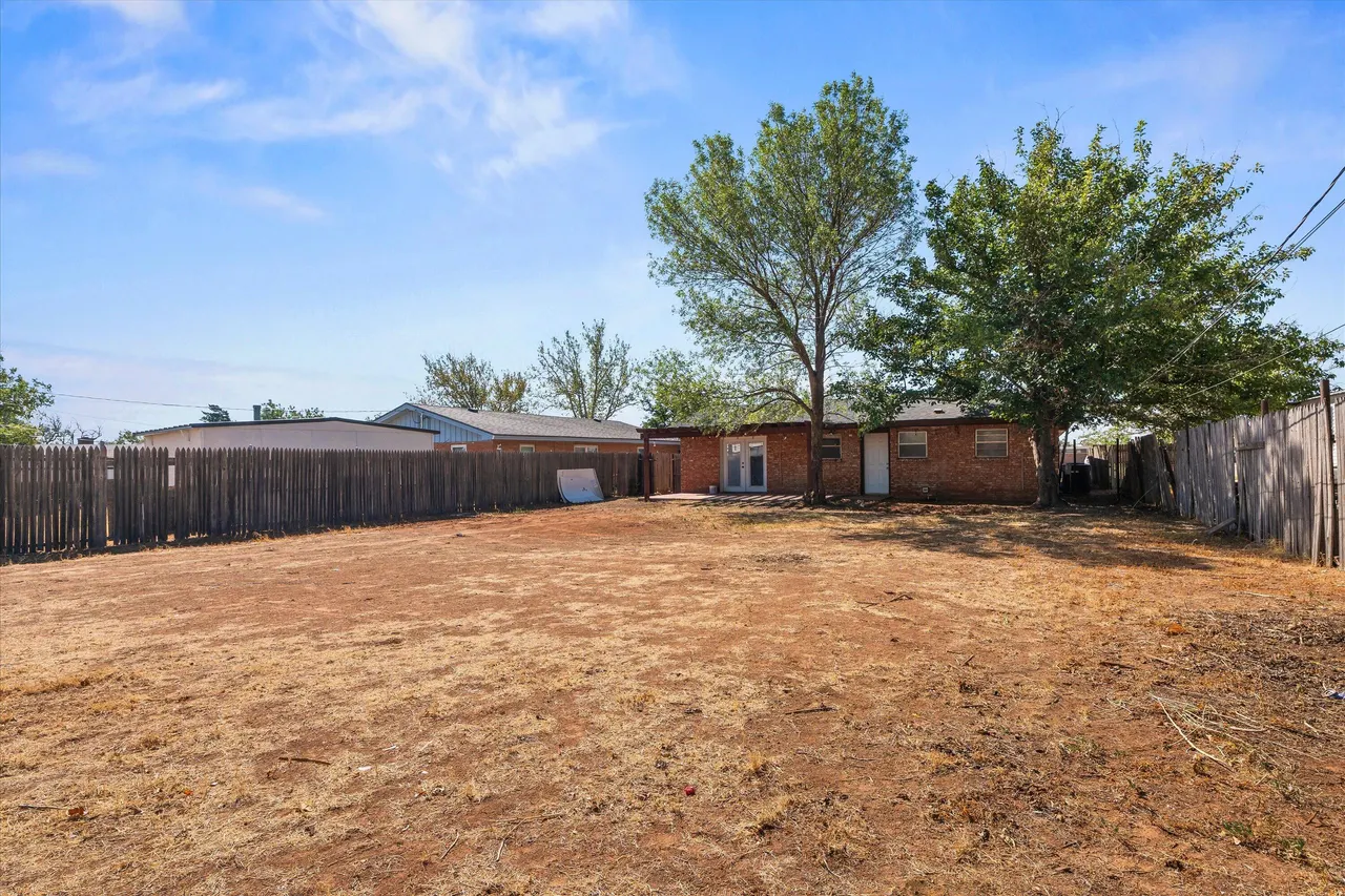 Photo 23 — 327 Cherry Street, Levelland, TX 79336