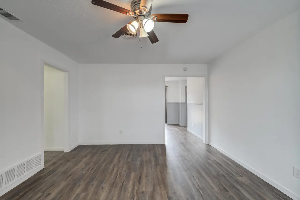 Photo 5 — 5455 6th Place, Lubbock, TX 79416