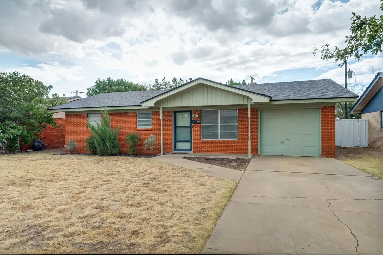 Front exterior — 5455 6th Place, Lubbock, TX 79416