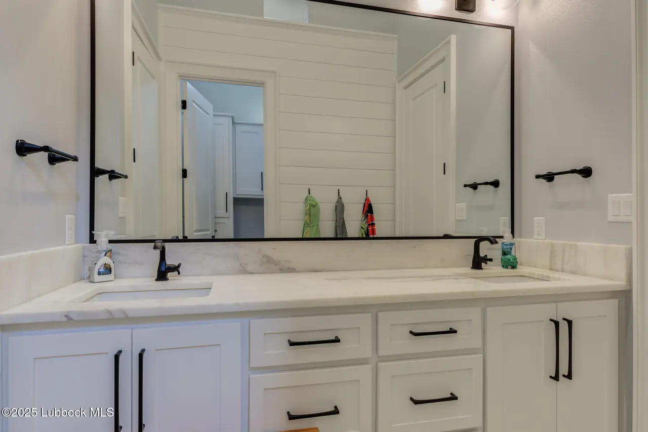 Photo 41 — 608 N 11th Street, Wolfforth, TX 79382