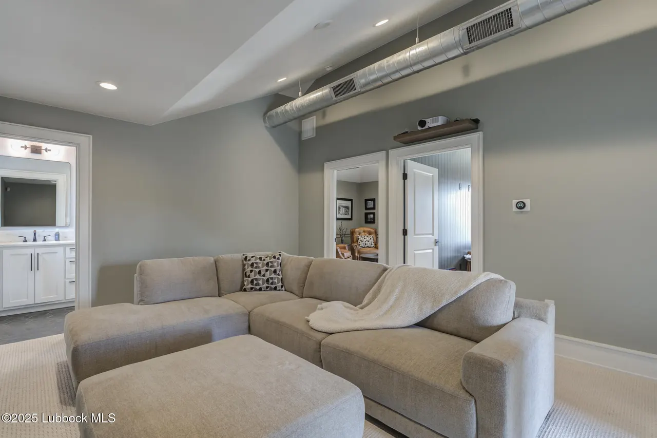 Photo 48 — 608 N 11th Street, Wolfforth, TX 79382