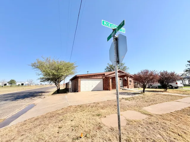 Photo 4 — 1817 McKinley Street, Levelland, TX 79336