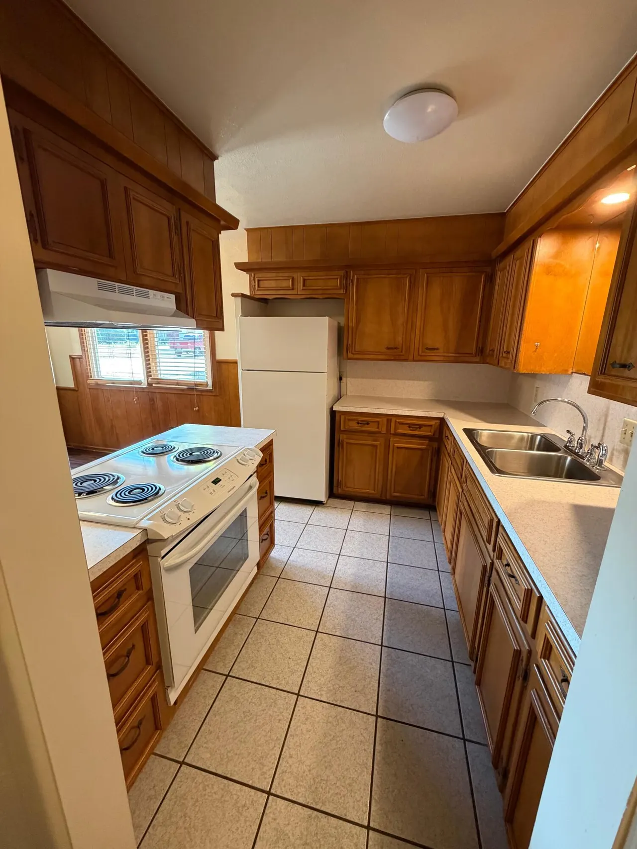 Photo 11 — 2410 33rd Street B, Lubbock, TX 79411