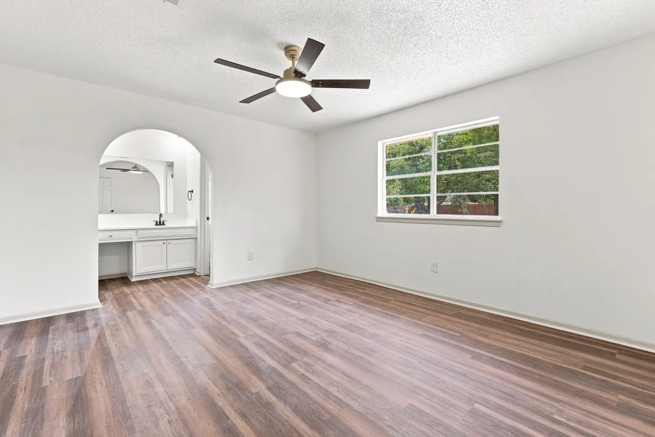 Photo 13 — 3701 Englewood Avenue, Lubbock, TX 79407