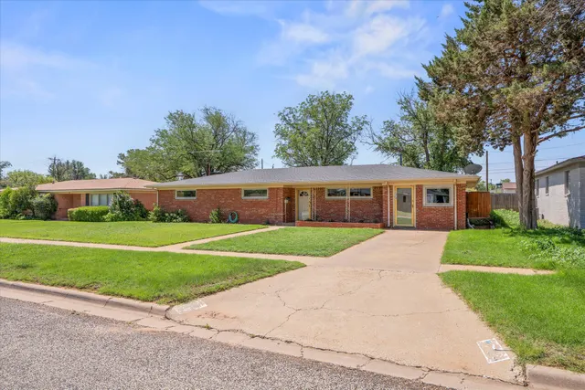 Photo 3 — 1214 E Buckley Street, Brownfield, TX 79316