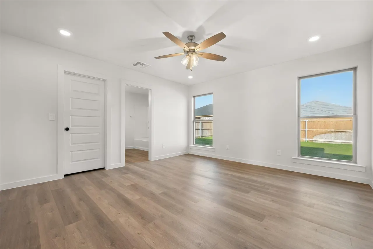 Photo 15 — 6305 Viola Avenue, Lubbock, TX 79407