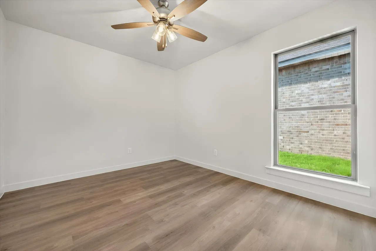 Photo 11 — 6305 Viola Avenue, Lubbock, TX 79407
