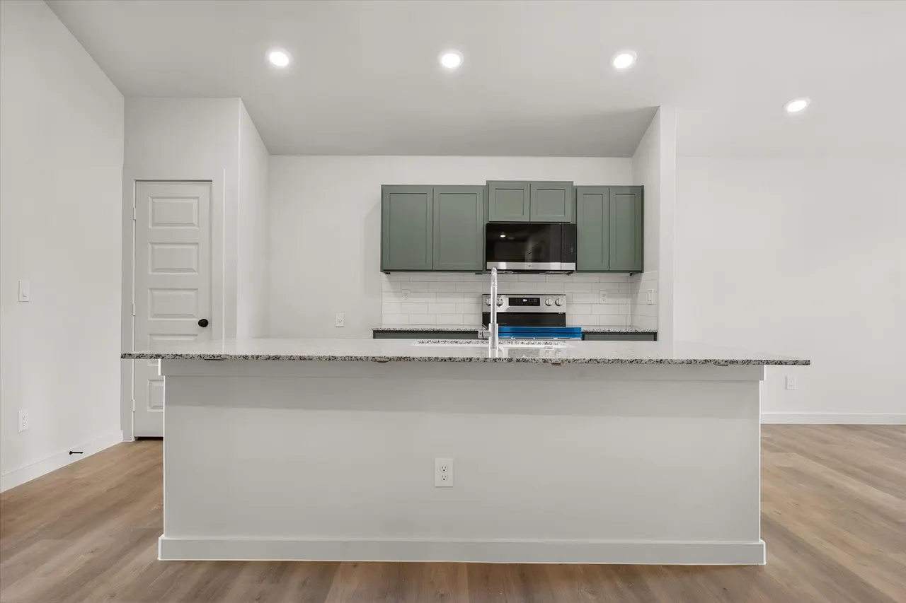 Photo 13 — 6305 Viola Avenue, Lubbock, TX 79407