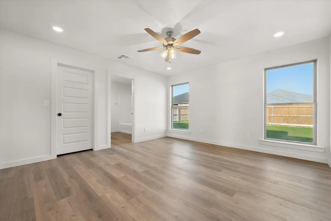 Photo 18 — 6305 Viola Avenue, Lubbock, TX 79407