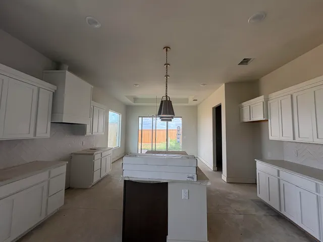 Photo 5 — 7608 52nd Street, Lubbock, TX 79407