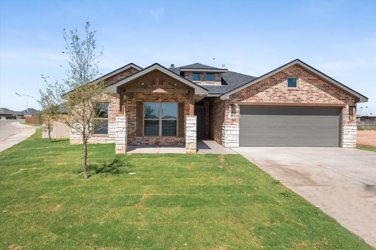 Front exterior — 6924 18th Place, Lubbock, TX 79416