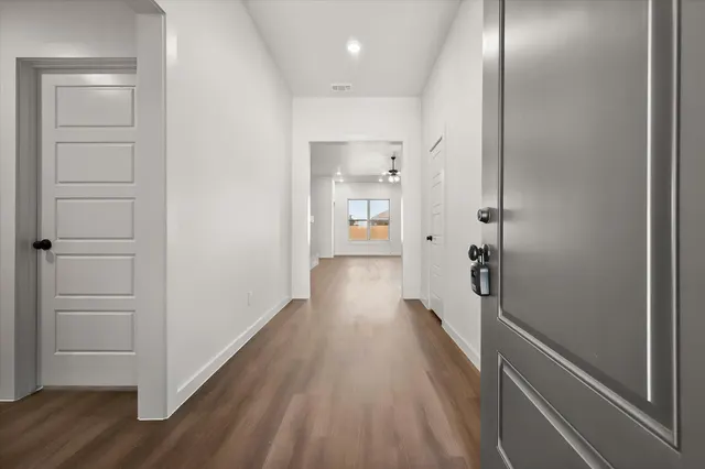 Photo 4 — 6924 18th Place, Lubbock, TX 79416