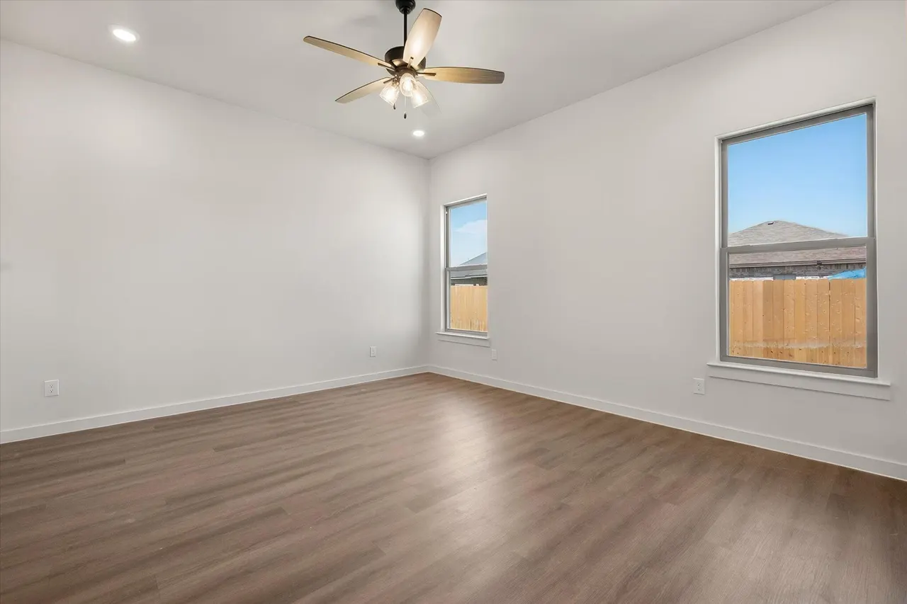 Photo 18 — 6924 18th Place, Lubbock, TX 79416