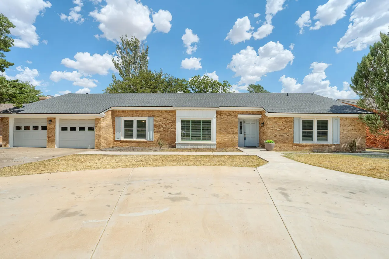 Photo 2 — 822 Itasca Street, Plainview, TX 79072