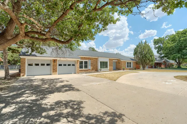 Photo 4 — 822 Itasca Street, Plainview, TX 79072