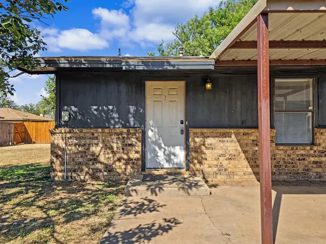 Photo 4 — 6109 37th Street, Lubbock, TX 79407