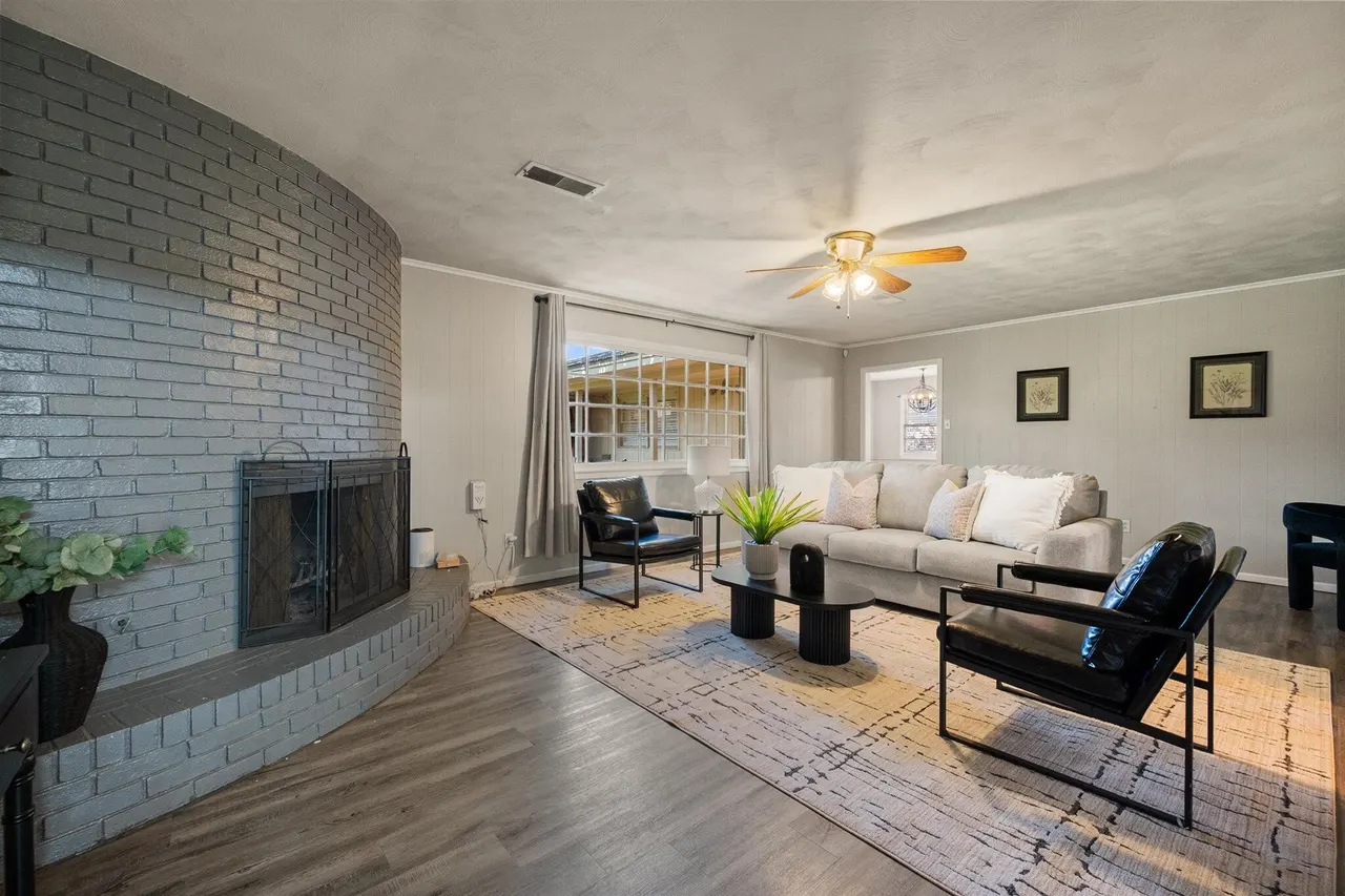 Photo 5 — 2313 52nd Street, Lubbock, TX 79412