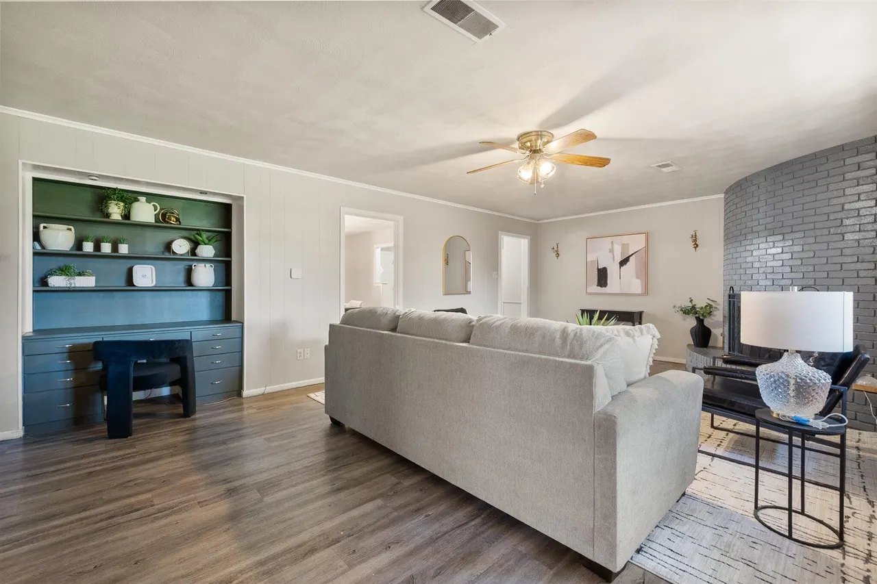 Photo 8 — 2313 52nd Street, Lubbock, TX 79412