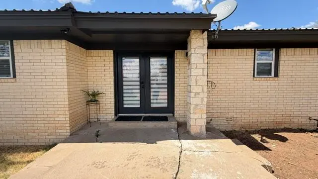 Front exterior — 2201 Date Avenue, Lubbock, TX 79404
