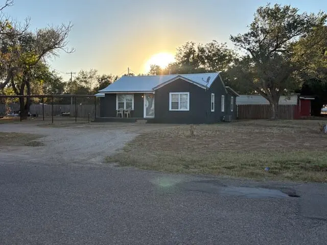 Photo 2 — 1429 Avenue L, Tahoka, TX 79373