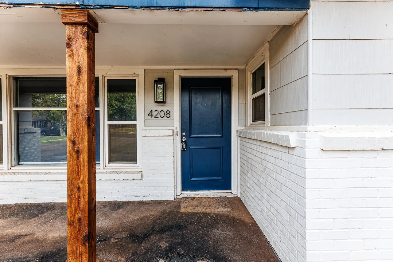 Photo 3 — 4208 40th Street, Lubbock, TX 79413