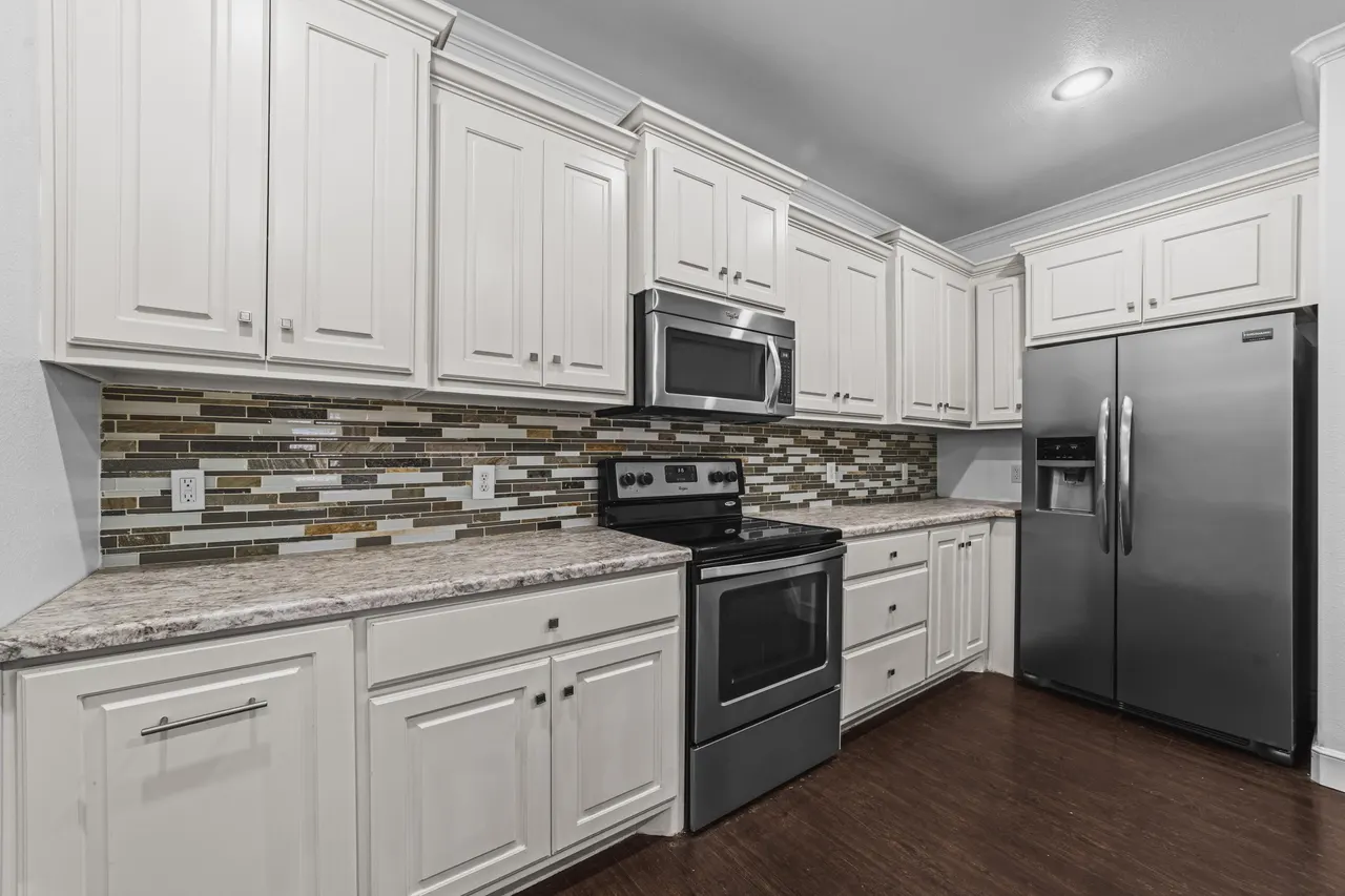 Photo 11 — 9803 Avenue V, Lubbock, TX 79423