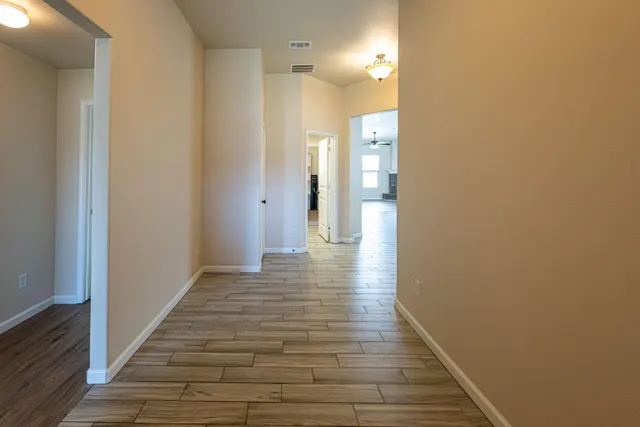 Photo 5 — 7208 92nd Street, Lubbock, TX 79424